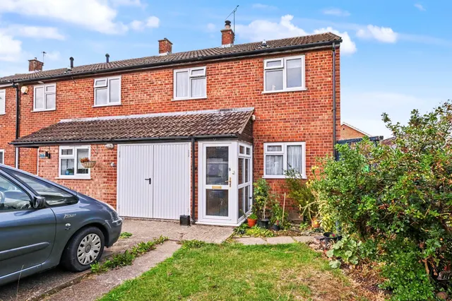Morton Close, Pitstone, LU7, photo 1