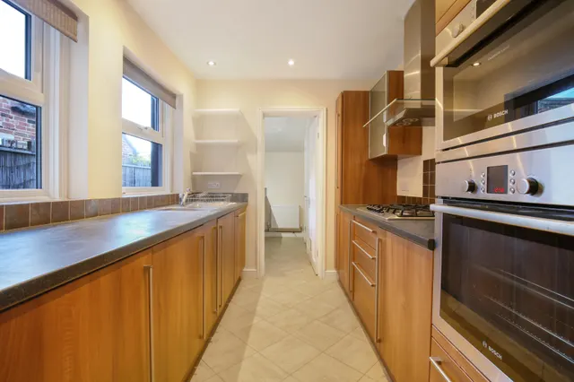 Margaret Road, Town Centre, Guildford, GU1, photo 1