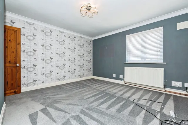 Photo 3 — Crescent Court, Crescent Avenue, Grays, Essex, RM17