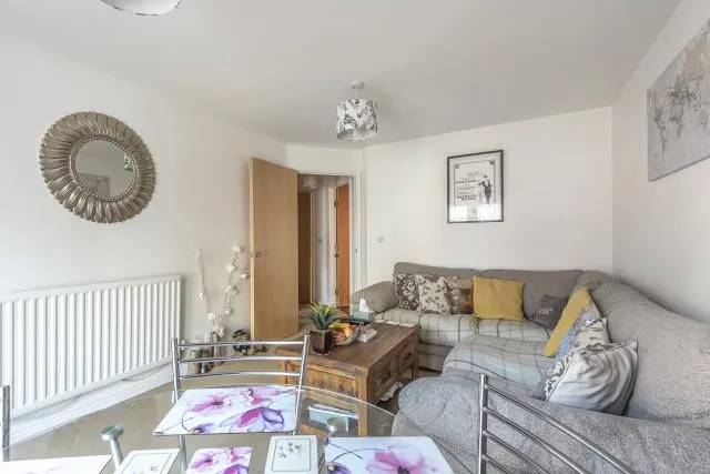 Coxhill Way, Aylesbury, HP21, photo 3