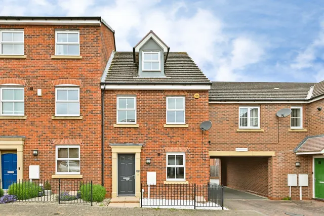Photo 2 — Cherwell Gardens, Bingham, Nottingham