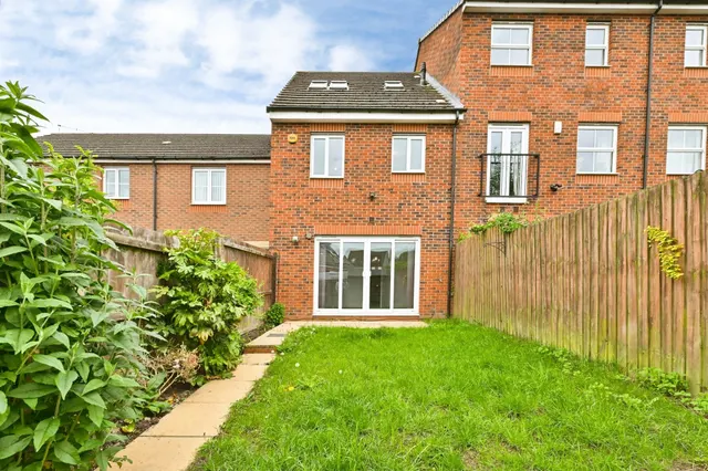 Photo 3 — Cherwell Gardens, Bingham, Nottingham
