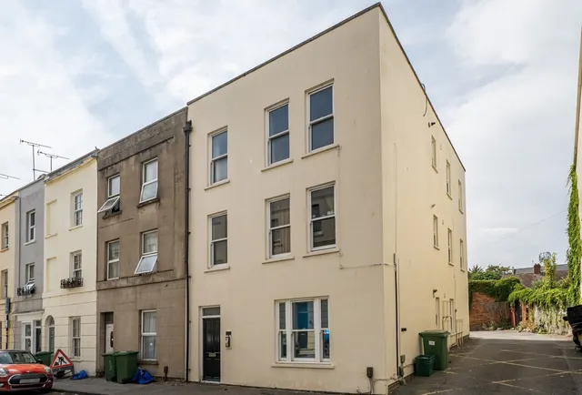 St. Georges Street, Cheltenham, GL50 4AF, photo 1