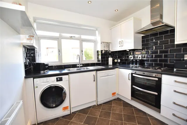 Temple Grove, Leeds, LS15, photo 3
