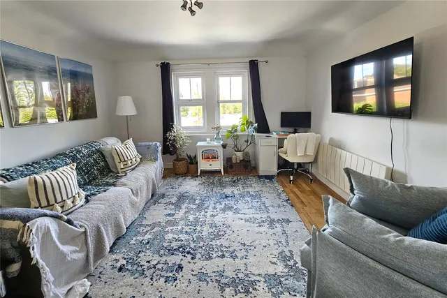 Beacon Hill Road, Hindhead, GU26, photo 3