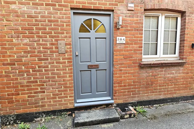 Beacon Hill Road, Hindhead, GU26, photo 2