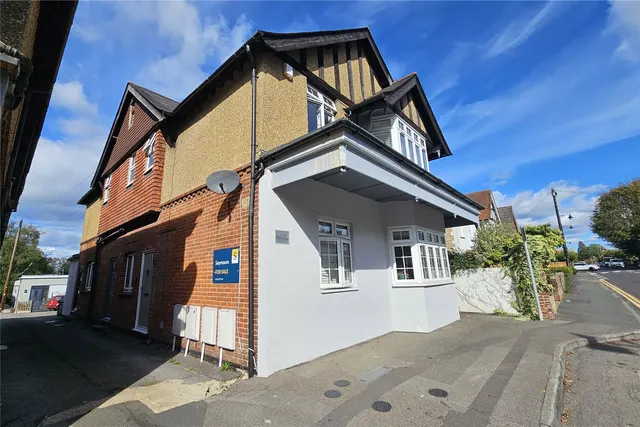 Beacon Hill Road, Hindhead, GU26, photo 1
