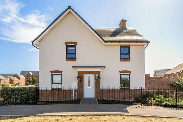 Armstrongs Fields, Broughton, HP22, photo 1