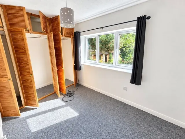 Photo 2 — Holland Close, Bourne, Lincolnshire, PE10