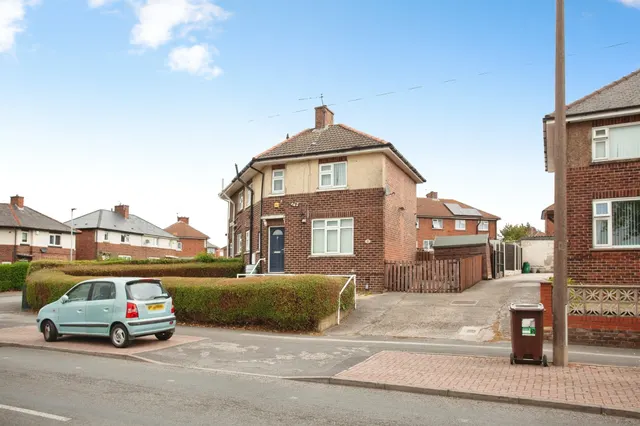 Middle Lane South, Herringthorpe, Rotherham, photo 1