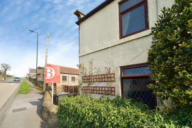 Photo 3 — Doncaster Road, Hooton Roberts, Rotherham, South Yorkshire, S65