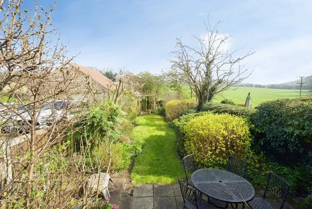 Photo 2 — Doncaster Road, Hooton Roberts, Rotherham, South Yorkshire, S65