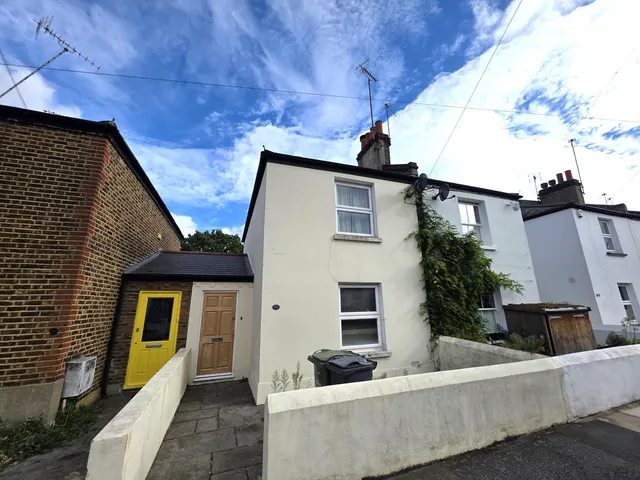 London, SW16, photo 1