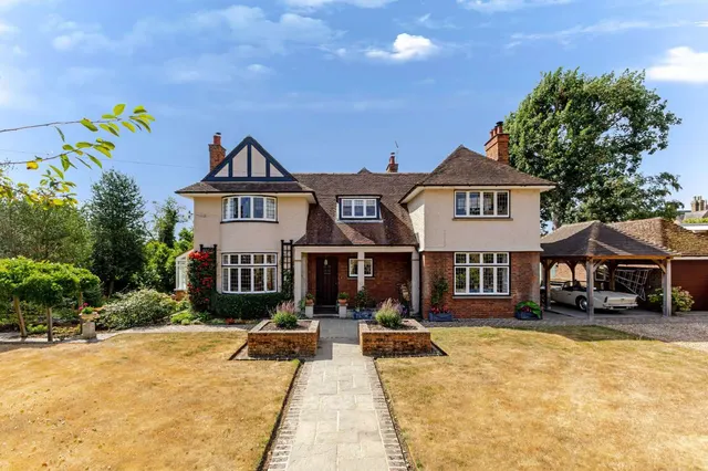 Church Road, Linslade, Leighton Buzzard, Bedfordshire, LU7 2LR, photo 1