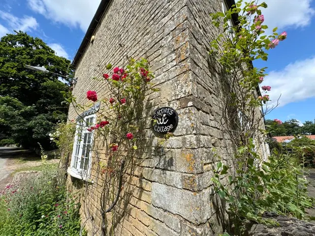 Photo 3 — Long Lane, Brauncewell