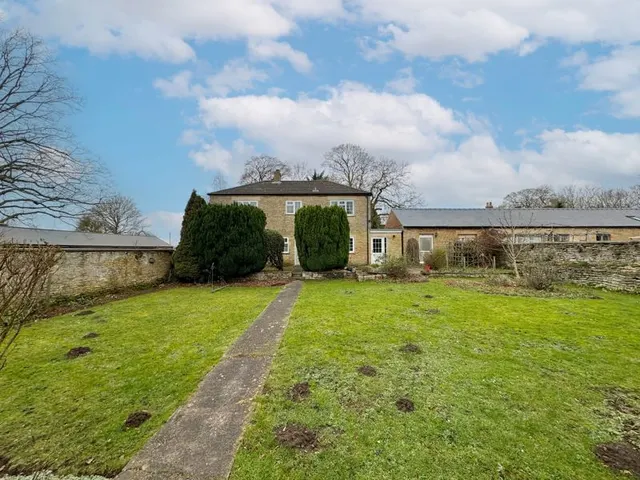Long Lane, Brauncewell, photo 1