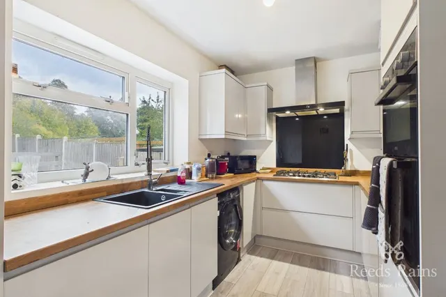Hunloke Avenue, Chesterfield, S40, photo 3