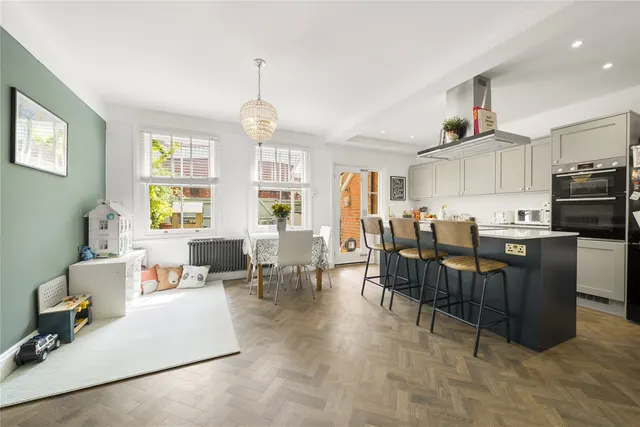 Elmgrove Road, Weybridge, KT13, photo 1