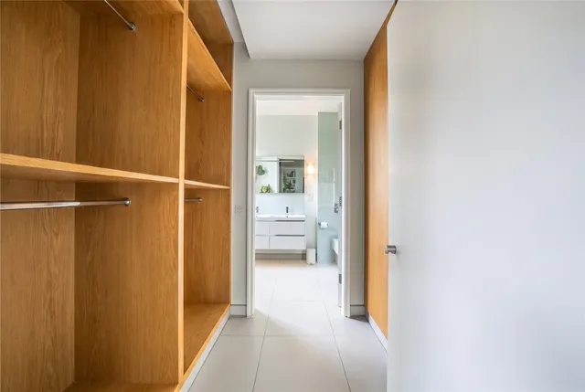 4 bedroom flat — Abbey Road, St John's Wood, London, NW8