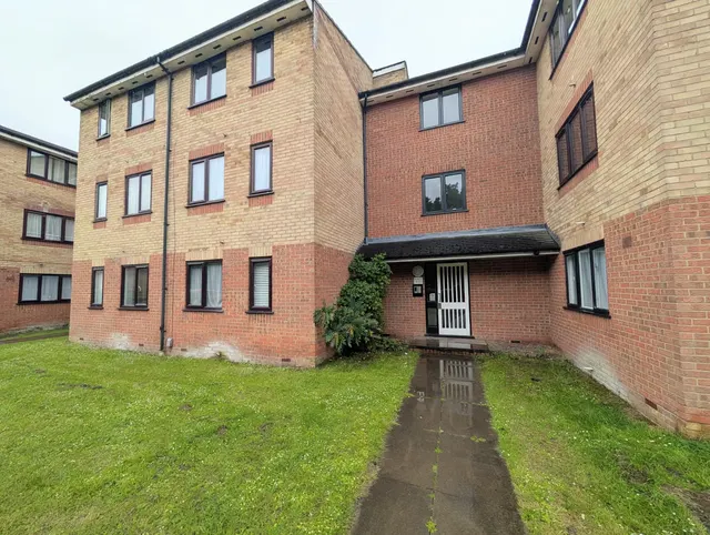 Prestatyn Close, Stevenage, SG1, photo 1