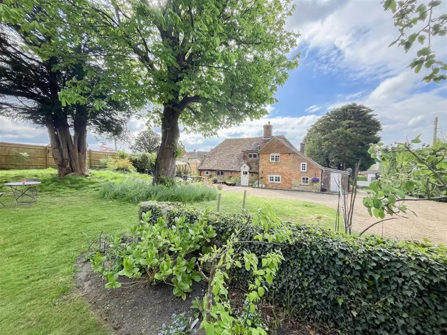 Photo 3 — Battle Road, Punnetts Town, Heathfield, TN21 9DR