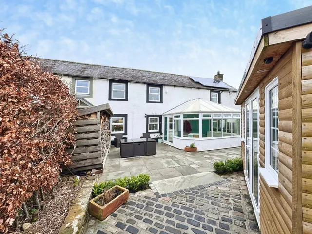 Townend Cottages, Rosley, photo 1