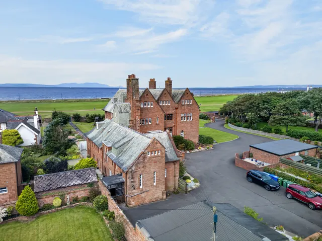 4 bedroom house — 2 Wellsbourne House, Ayr, KA7 2XA