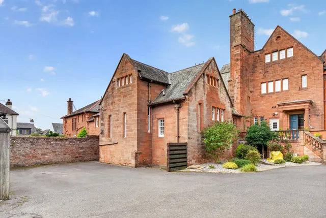 Photo 2 — 2 Wellsbourne House, Ayr, KA7 2XA