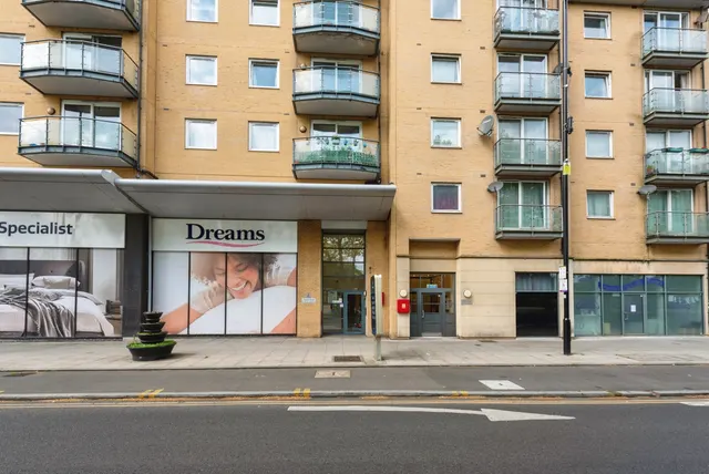 High Street, Feltham, TW13, photo 1