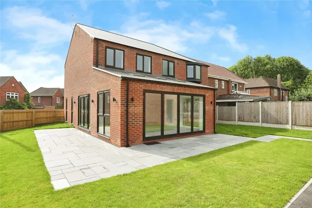 Inholms Gardens, Flintham, NG23, photo 1
