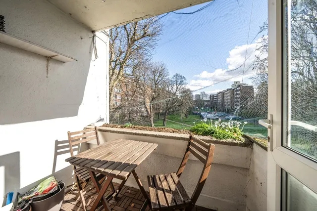 Photo 3 — Paradise Road, SW4