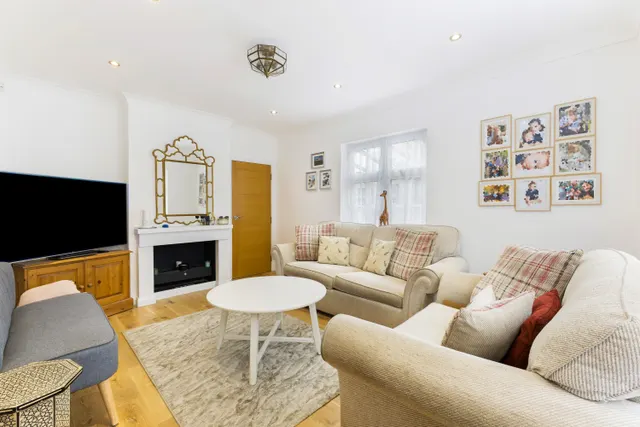 Photo 2 — Brookshill Avenue, Harrow, HA3