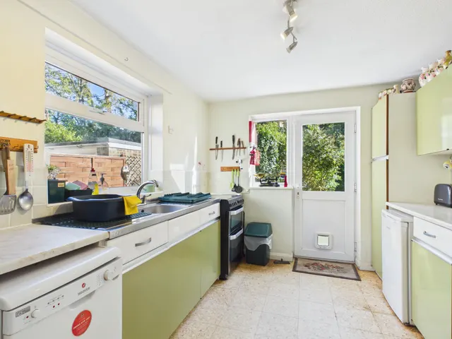 Tennyson Avenue, Hitchin, SG4, photo 2