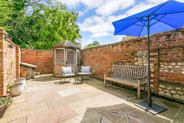 Photo 2 — Ferry Lane, Medmenham, Marlow, Buckinghamshire, SL7 2EZ