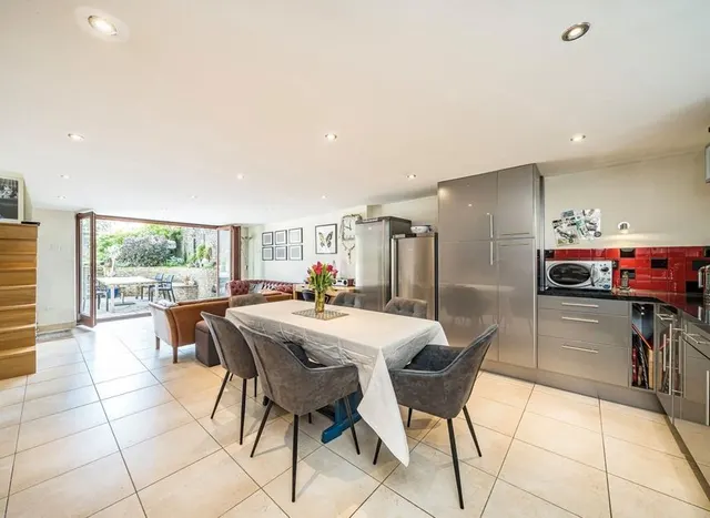 Photo 2 — Bedford Road, Clapham, SW4