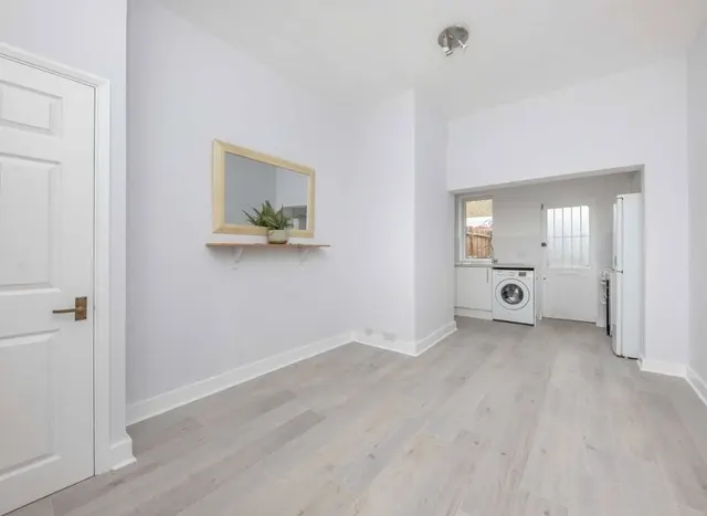 Coombe Road, Kingston Upon Thames, KT2, photo 1