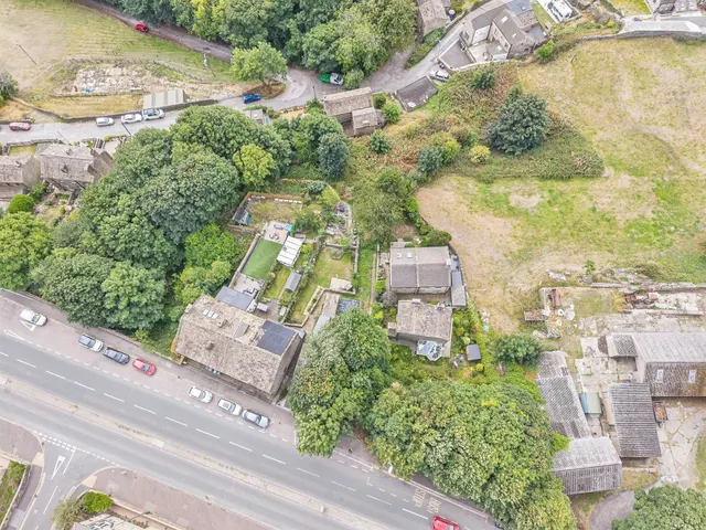 New Hey Road, Huddersfield, photo 1