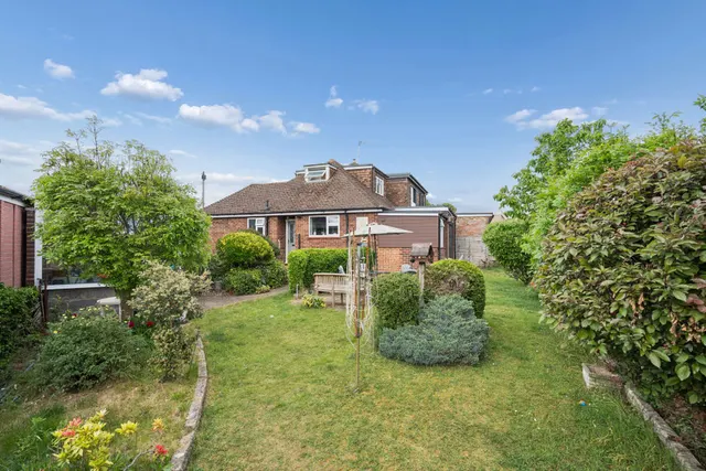Photo 3 — Lower Ridge, Bourne End SL8 5BL