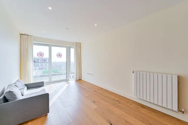 Photo 2 — Flat 1505, Judde House, Duke of Wellington Avenue, London