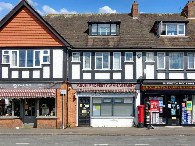 Sea Lane, Rustington, photo 1