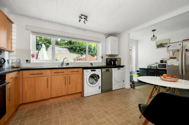 Deweys Close, North Luffenham, LE15, photo 3