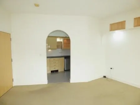 Bickerstaff Court, The Chestnuts, TF1, photo 2