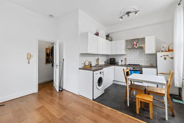 Askew Road, London, W12, photo 3