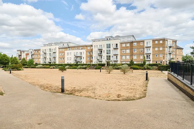 Grebe Way, Maidenhead, photo 1