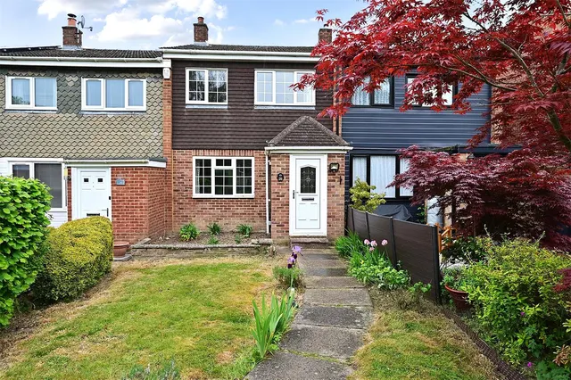 Frensham Close, Yateley, Hampshire, GU46 6QA, photo 1