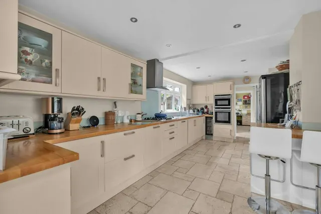 Photo 2 — Heathfield, Chislehurst, BR7