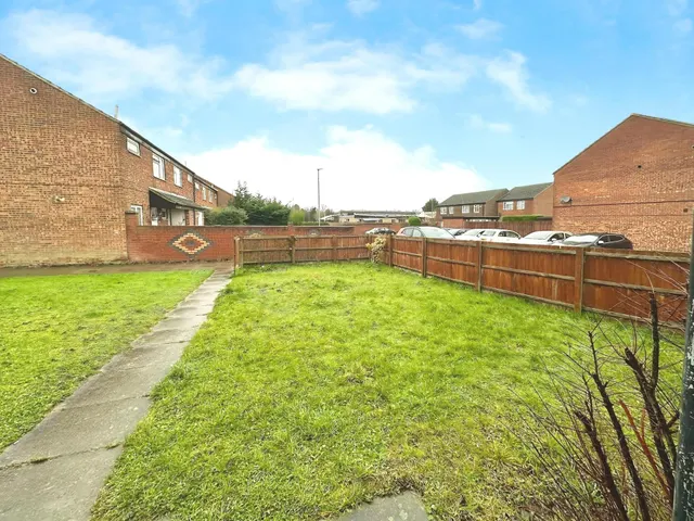 Peregrine Road, Lewsey Farm, LU4, photo 3
