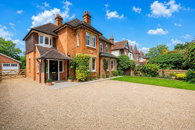 Mount Pleasant, Hartley Wintney, Hampshire, RG27 8PW, photo 1