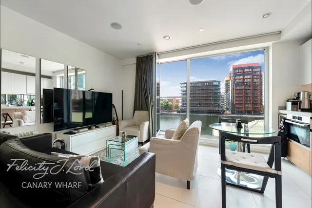 Baltimore Wharf, London, E14, photo 1