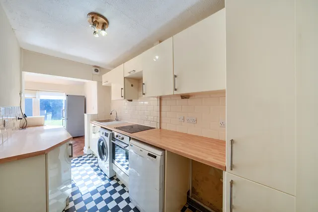 Waverley Road, Harrow, HA2, photo 3